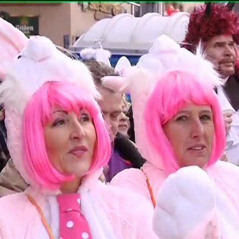 La Koln a început tradiţionalul carnaval la care vin mii de oameni 