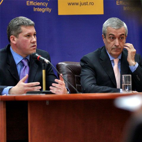 Tăriceanu susţine că Predoiu i-a spus că va demisiona după adoptarea Codurilor din Justiţie