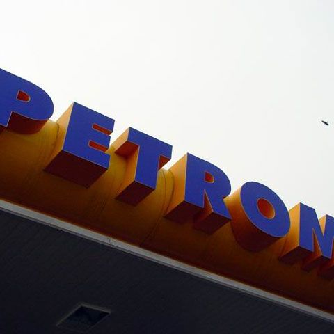 Petrom a ieftinit motorina cu 6 bani/litru, de luni