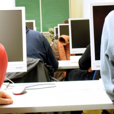 Studenţii la informatică din Constanţa se pot perfecţiona în cadrul proiectului IT Academy