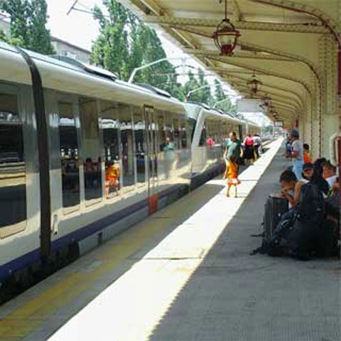 Circulaţia pe relaţia Gara de Nord-Otopeni s-a deschis oficial pe 4 martie