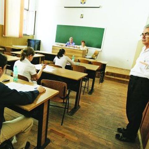 Subiectele pentru probele scrise la Bacalaureat au fost publicate