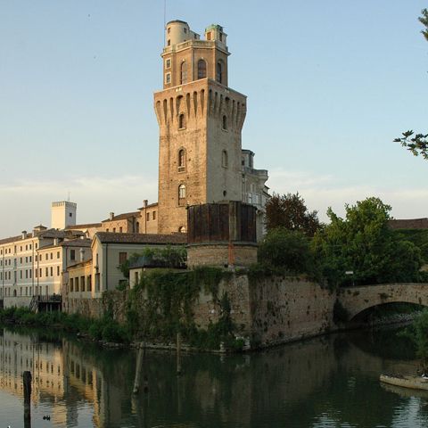 Românii participă la patrulele civile ale imigranţilor din Padova 