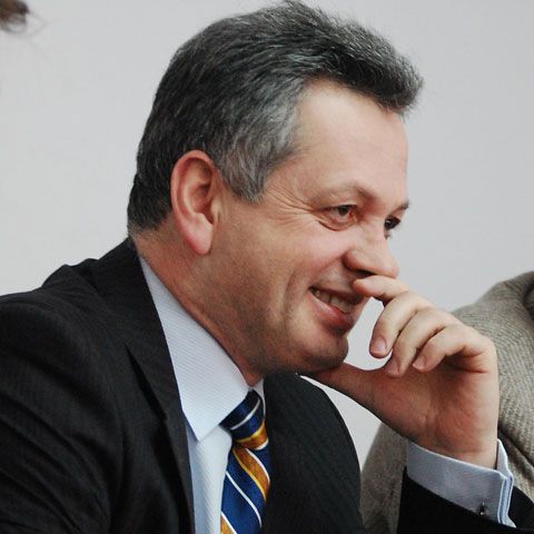 Relu Fenechiu: Organizaţia PNL Iaşi îl sprijină pe Crin Antonescu