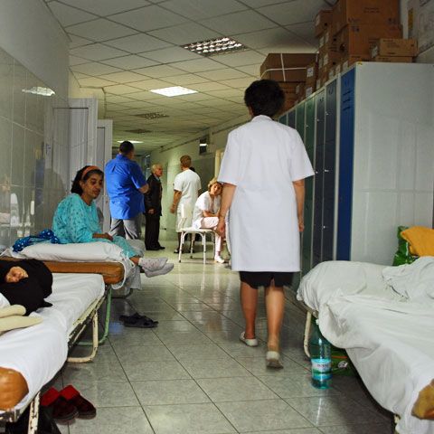 O femeie de 59 de ani a fost bătută crunt şi lăsată să moară