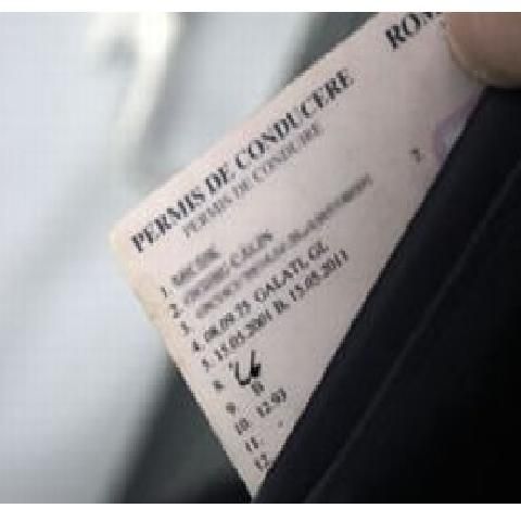  Şoferii trebuie se predea permisul în cinci zile, dacă autoritatea emitentă dispune suspendarea lui, a hotărât Guvernul