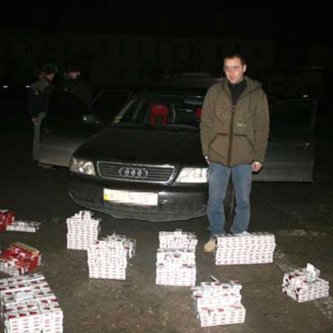 Poliţiştii de frontieră de la Vama Nădlac au descoperit peste 387.000 pachete de ţigări de contrabandă