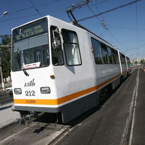 Primul culoar unic RATB va funcţiona pe linia tramvaiului 21