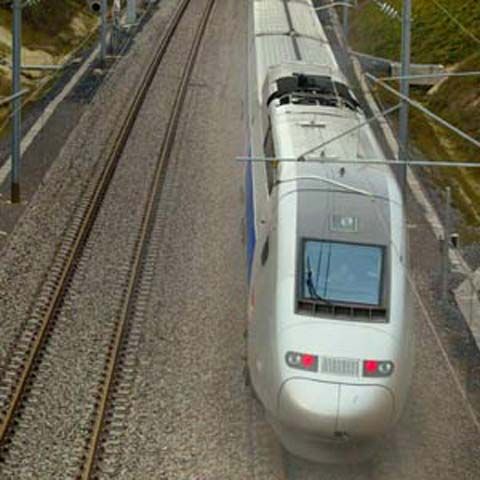 Doi morţi în urma unui accident de tren în Franţa