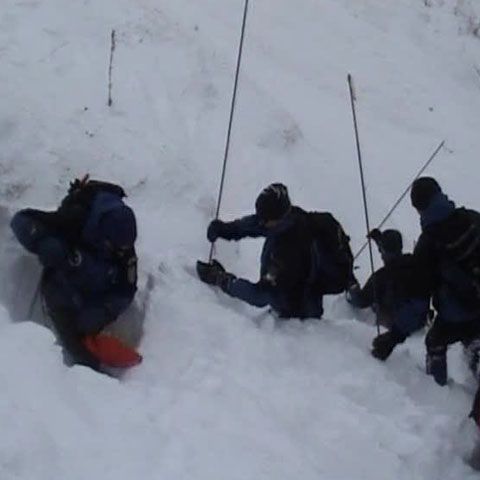 Doi bărbaţi au fost găsiţi morţi în zona staţiunii Straja 