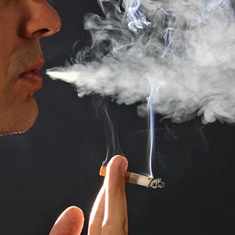 Salvează banii în perioada crizei, începând cu Ziua împotriva Fumatului