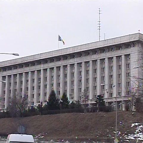 Zeci de generali şi ofiţeri din MApN se află în atenţia DNA pentru că au obţinut în mod fraudulos titlul de doctor