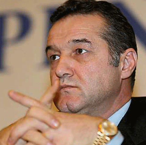 Steaua - FIFA a stabilit că Becali nu se face vinovat de rasism în cazul Yesilova