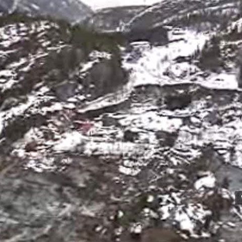 Zeci de case s-au prăbuşit în mare în Norvegia din cauza unei alunecări de pământ