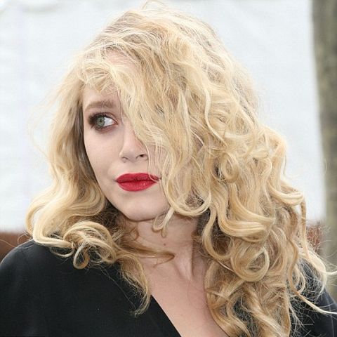 Mary-Kate Olsen o copiază pe Madonna