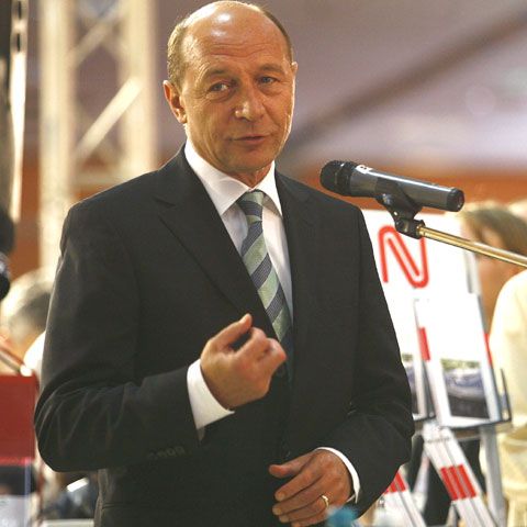 Traian Băsescu: Sunt convins că fiica mea ştie ce are de făcut, pentru că am crescut-o eu