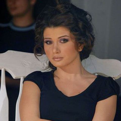 Caţavencu.ro: Semnaţi aici pentru Elena Băsescu!