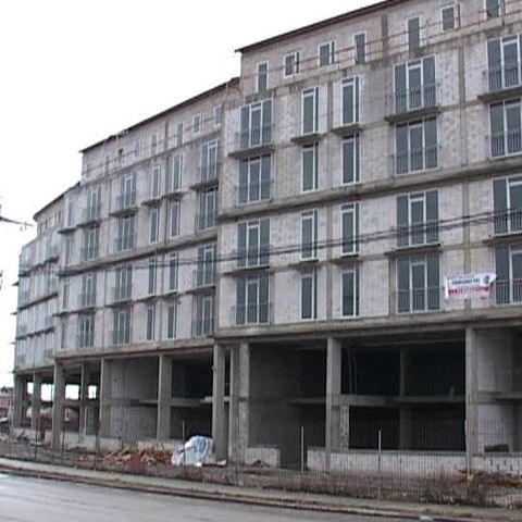 Un bloc cu 120 de apartamente din Reghin a rămas fără cumpărători 