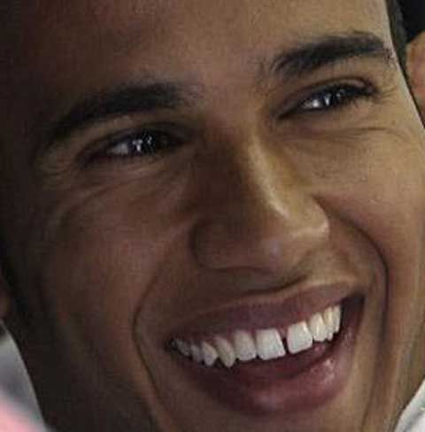 Lewis Hamilton are o statuie de ceară la Madame Tussauds