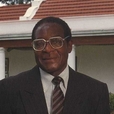 Mugabe a cerut ajutor pentru a salva economia pe care a distrus-o