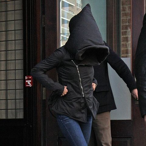 Jennifer Aniston nu mai vrea să scoată capul în lume - VEZI FOTO