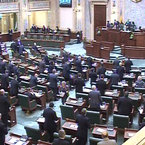 Mai mulţi foşti senatori nu şi-au depus ultima declaraţie de avere