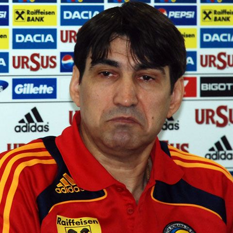 Piţurcă, indecis în privinţa formulei de start