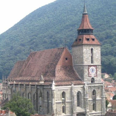 Sute de turişti au urcat în Turnul Bisericii Negre din Braşov