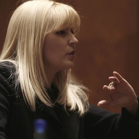 Elena Udrea este dispusă să facă o donaţie pentru campania Elenei Băsescu
