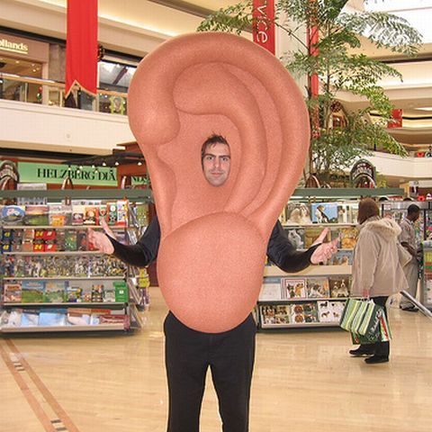 Un studiu german arată că urechile continuă să crească tot timpul vieţii