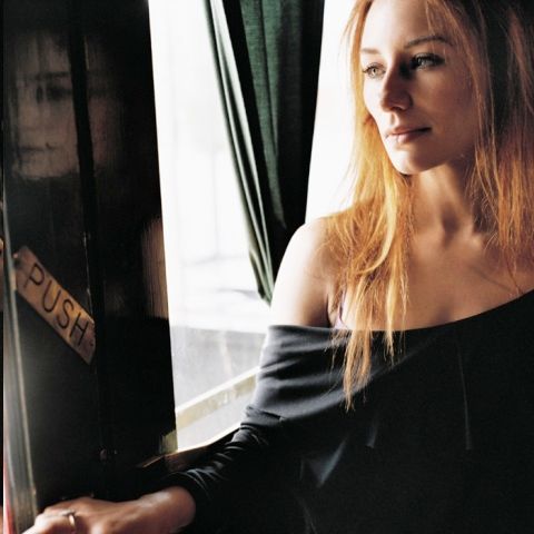 Noul albumul al cântăreţei Tori Amos va fi disponibil în România din aprilie