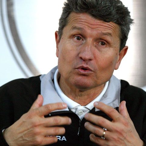 NewsIn - Liga a II-a: Gheorghe Mulţescu a demisionat de la Progresul