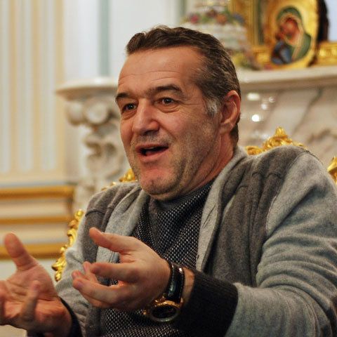 Gigi Becali a fost dus, joi, în faţa magistraţilor Judecătoriei Sectorului 1. Vezi video cu Becali încătuşat