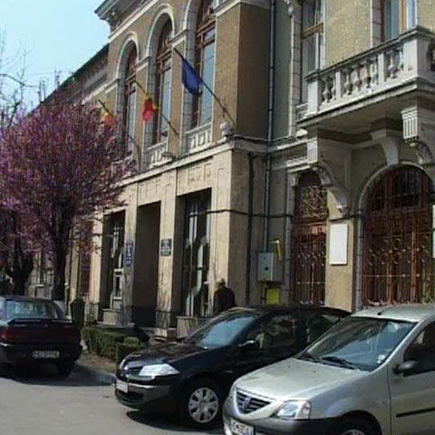 Primăria din Deva disponibilizează 15% din angajaţi 