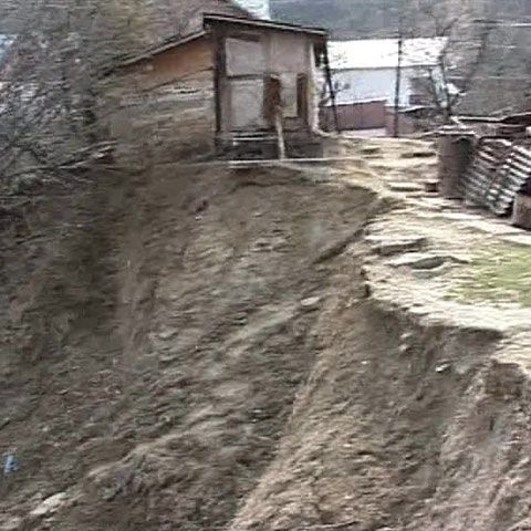 Mai multe alunecări de teren s-au produs în Prahova, zona Telega