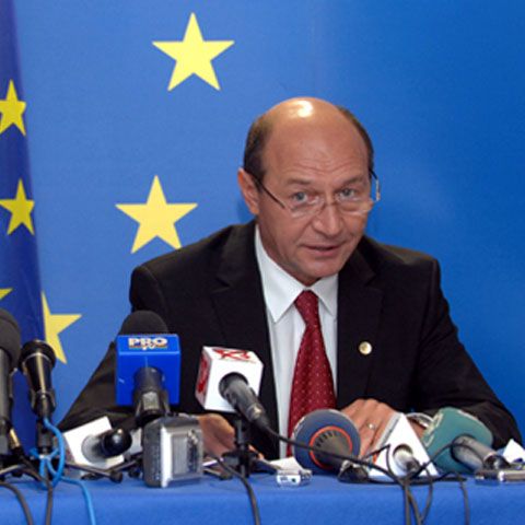 Traian Băsescu a participat astăzi la un exerciţiu militar şi civil româno-olandez 
