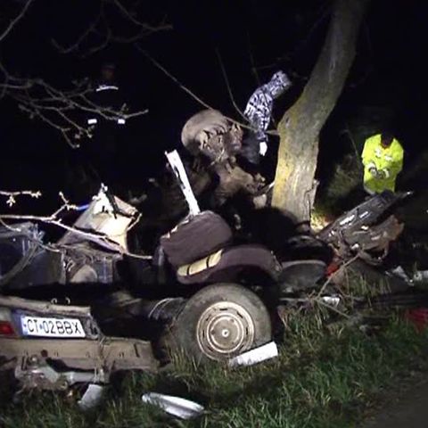 Doi tineri au murit în judeţul Constanţa, în urma unui violent accident 