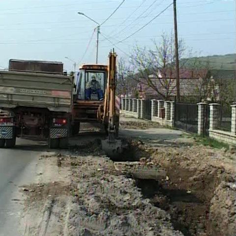 Traficul între Bistriţa şi Viişoara e îngreunat pe o porţiune de trei kilometri 