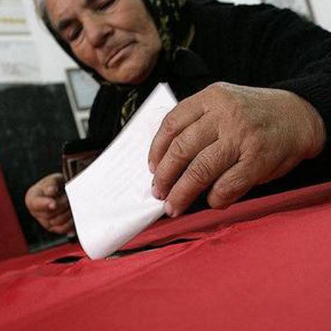 Persoane decedate sau persoane fictive au figurat pe listele electorale de la Chişinău, confirmă trei membri ai Comisiei Electorale Centrale