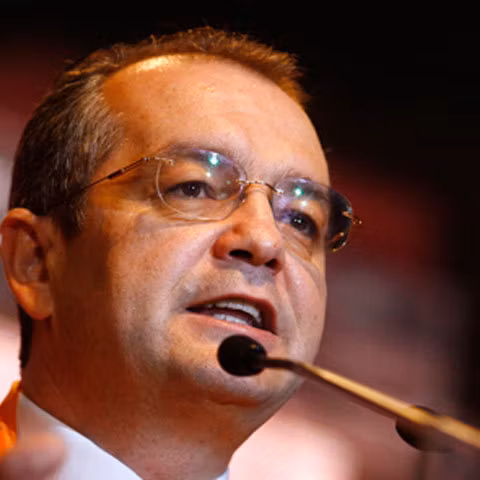 Boc: Guvernul consideră păstrarea locurilor de muncă prioritatea zero