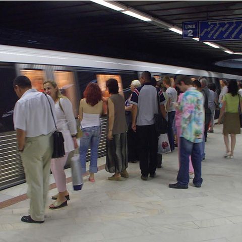În noaptea de Înviere, metroul va circula după un program special
