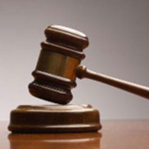 Judecătorii din Braşov vor să sesizeze Reprezentanţa Comisiei Europene pe tema imixtiunii executivului în atribuţiile judecătoreşti