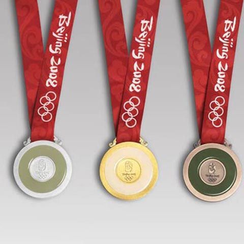 Un campion olimpic caută cumpărători pentru medaliile sale, ca să-şi poată întreţine familia