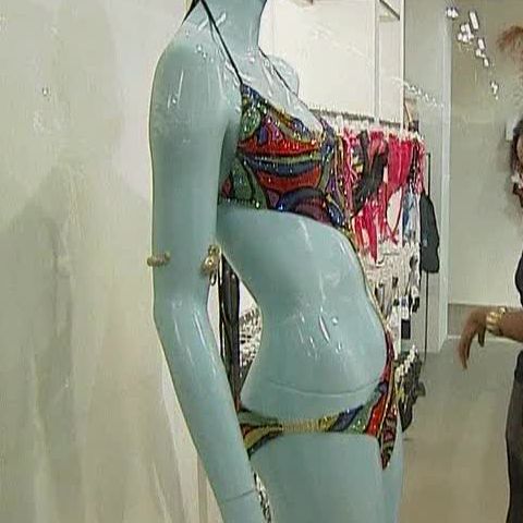 O casă de modă a scos la vânzare un costum de baie de 3000 de dolari 