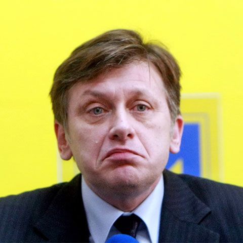 Antonescu: Nu neg că şi în trecut directorii deconcentratelor au fost numiţi pe criterii politice