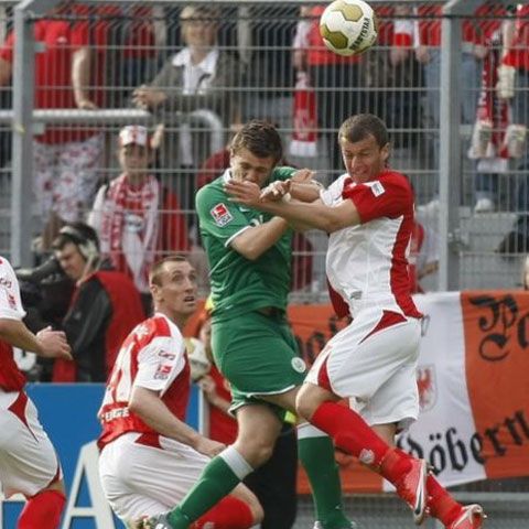 Germania - Burcă şi Jula au învins liderul Wolfsburg