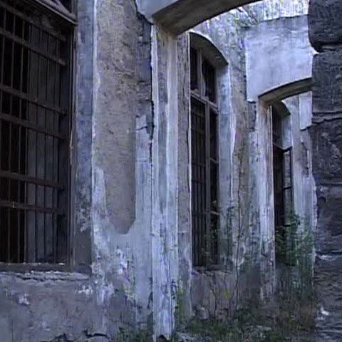 Închisoarea Doftana, unde au fost închişi Nicolae Ceauşescu şi Gheorghiu Dej, stă să se prăbuşească