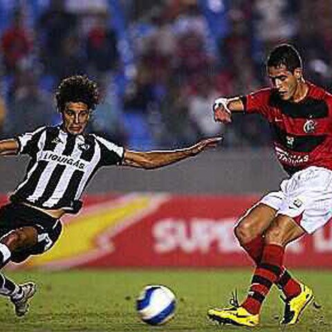 Meciul Botafogo - Flamengo, 2-2, a avut cinci arbitri  