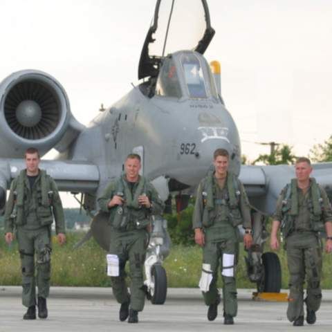 Piloţii care au ieşit la pensie în 2008 au luat pensii de până la 30.000 de lei