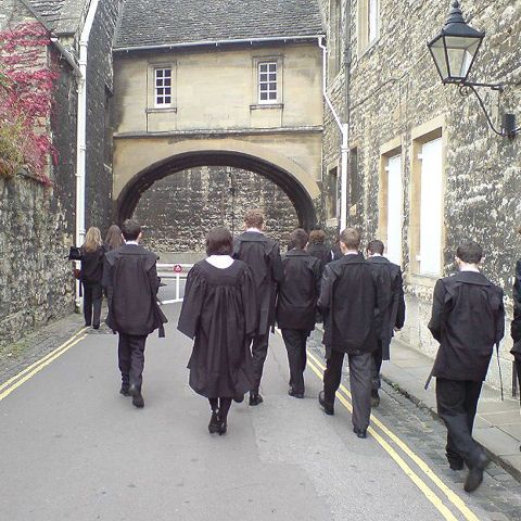 Calitatea învăţământului de la Oxford şi Cambridge este ameninţată de un deficit de finanţare